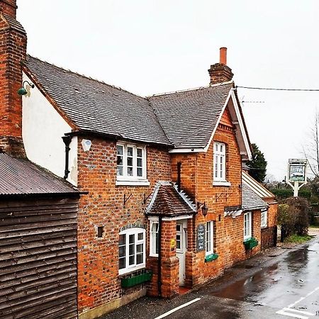 The Six Bells Hotel Beenham Buitenkant foto