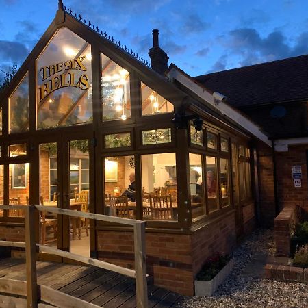 The Six Bells Hotel Beenham Buitenkant foto